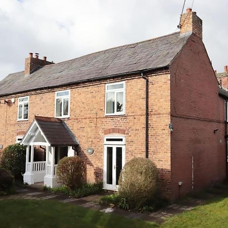 Bretton House Farm Retreat Villa Chester Dış mekan fotoğraf