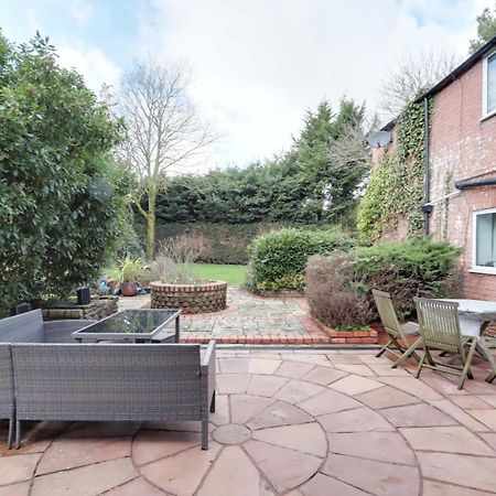 Bretton House Farm Retreat Villa Chester Dış mekan fotoğraf