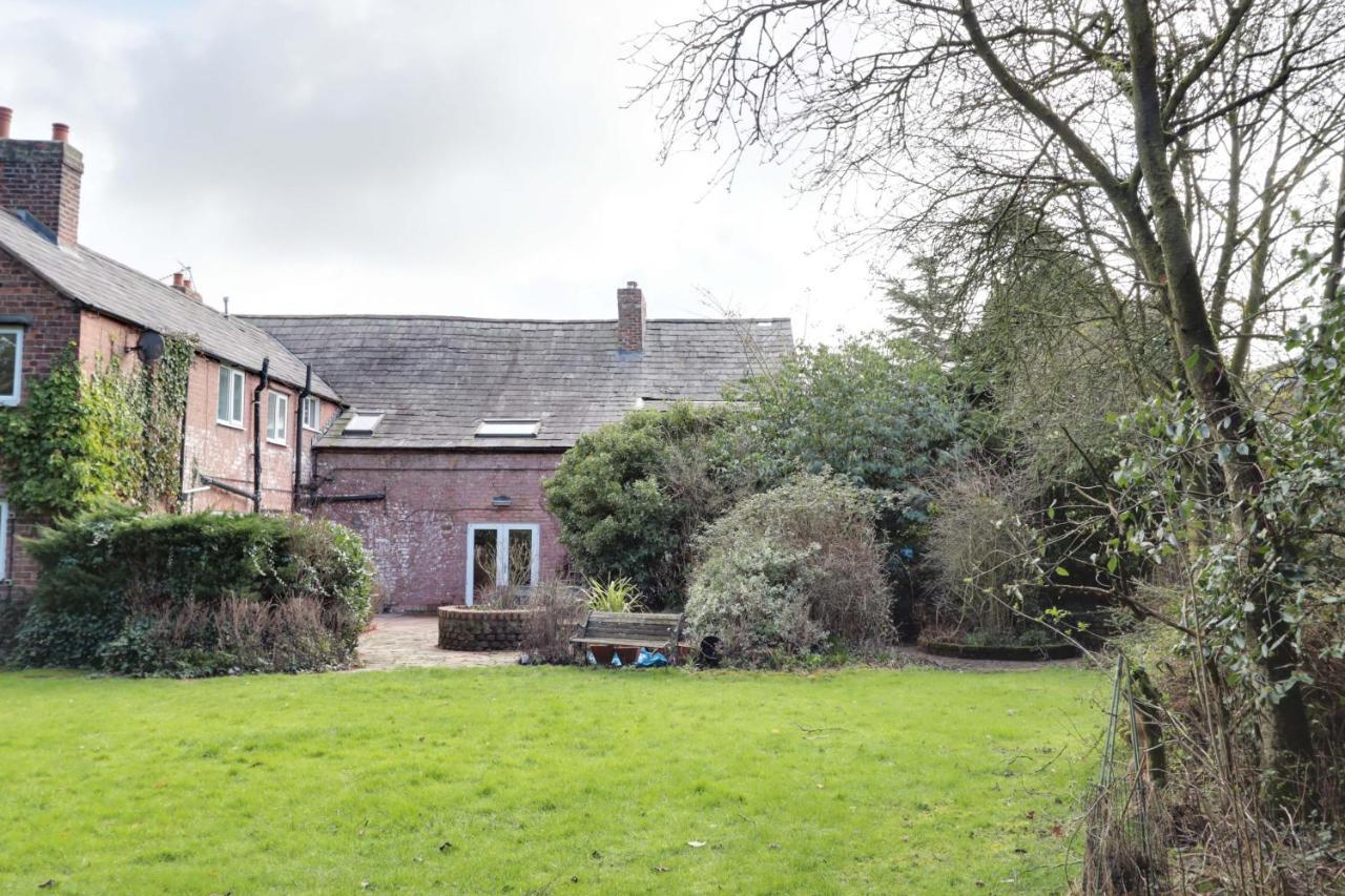 Bretton House Farm Retreat Villa Chester Dış mekan fotoğraf